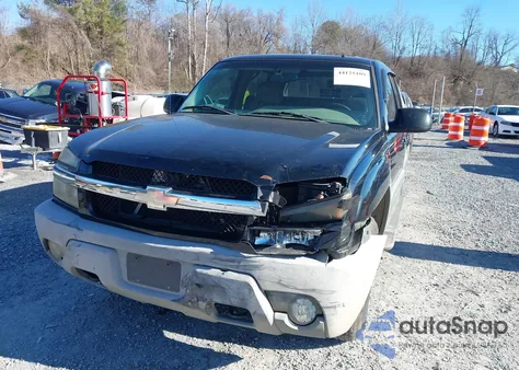 2002 Chevrolet Avalanche 1500 z USA, uszkodzony, nr VIN 3GNEK13T52G137369